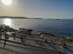 Seafront 3 Bedroom Stylish Apt with Spectacular Seaview
